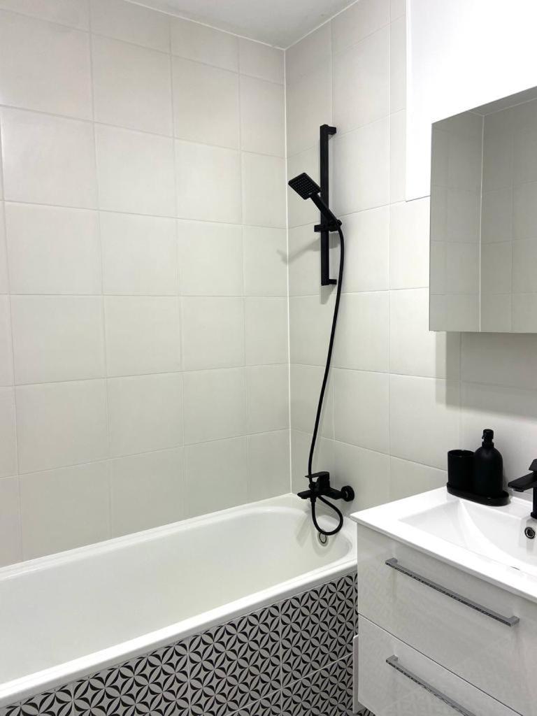 Oomph Warsaw Center Well Designed Apartment With Balcony Екстериор снимка